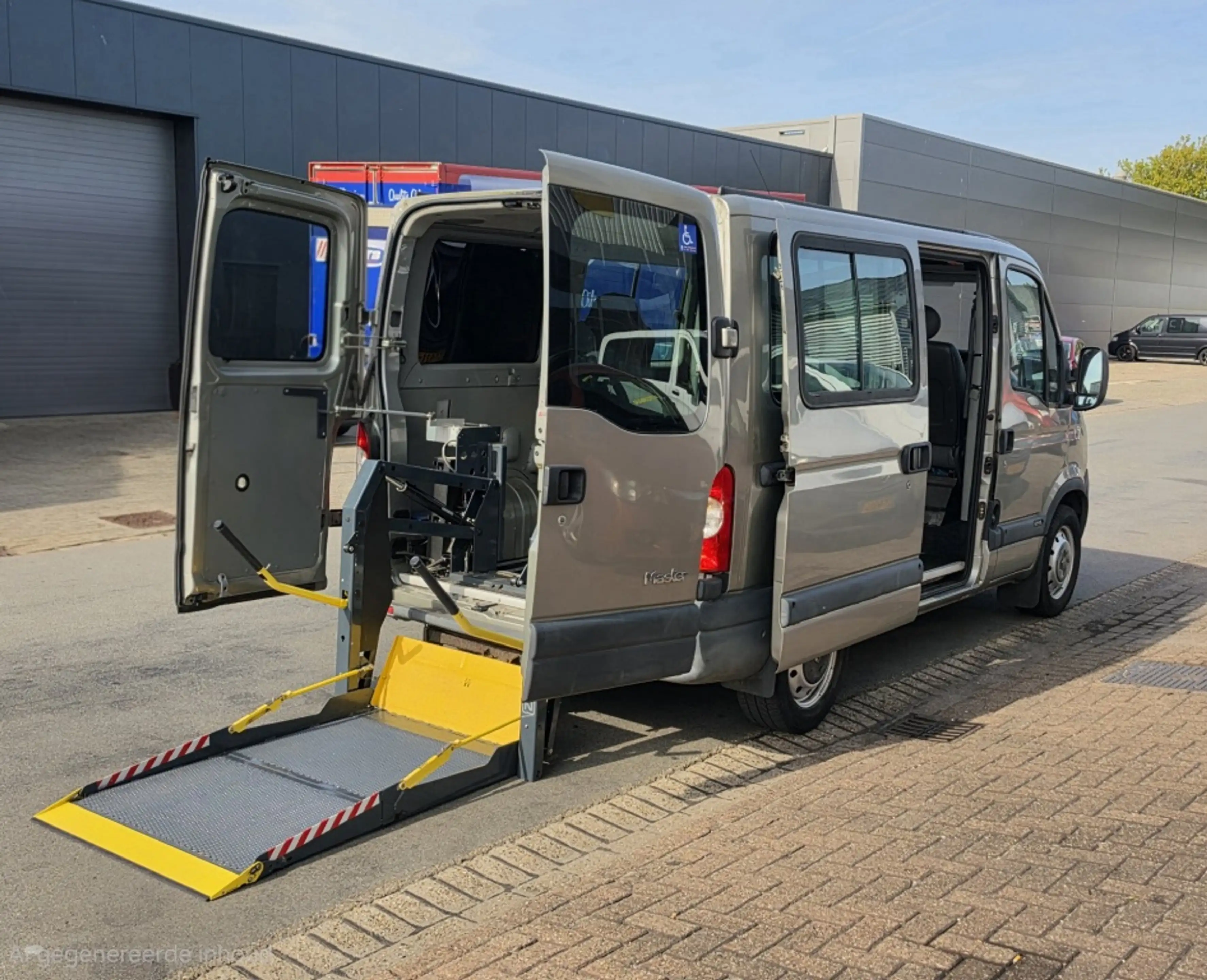 Renault Master 2.5 dCi L1H1 Rolstoelbus Automaat 4+1✅ — photo 2