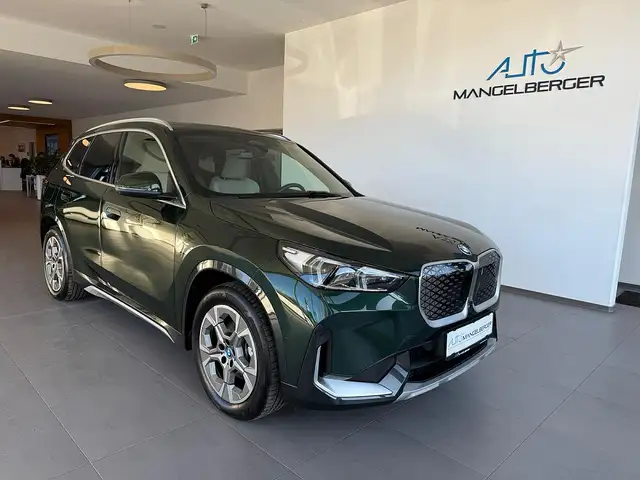 BMW iX1 eDrive20 64,8kWh,  X -Line , Panoramadach, Head...