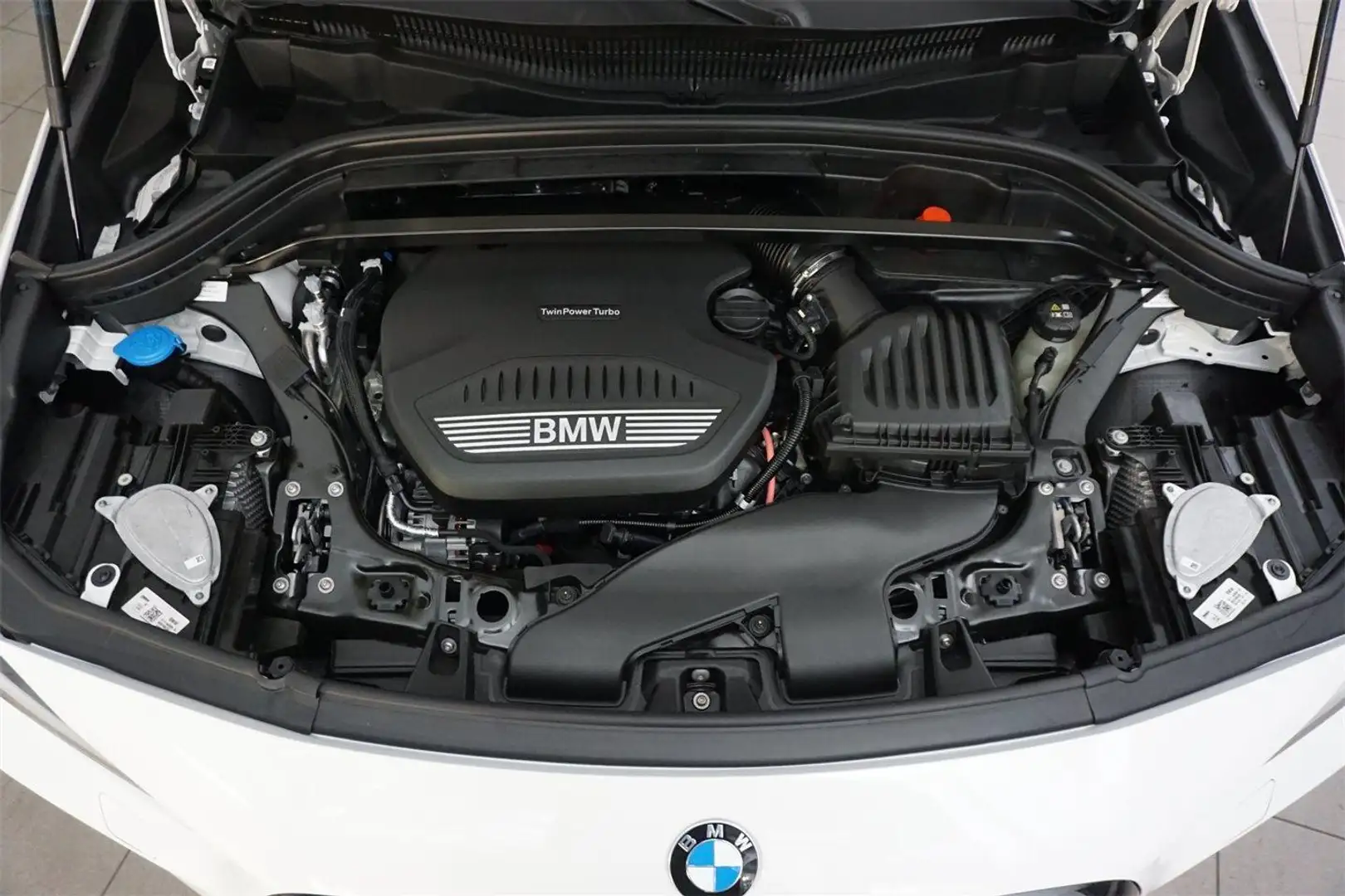 BMW X2 sDrive18d Weiß - 2