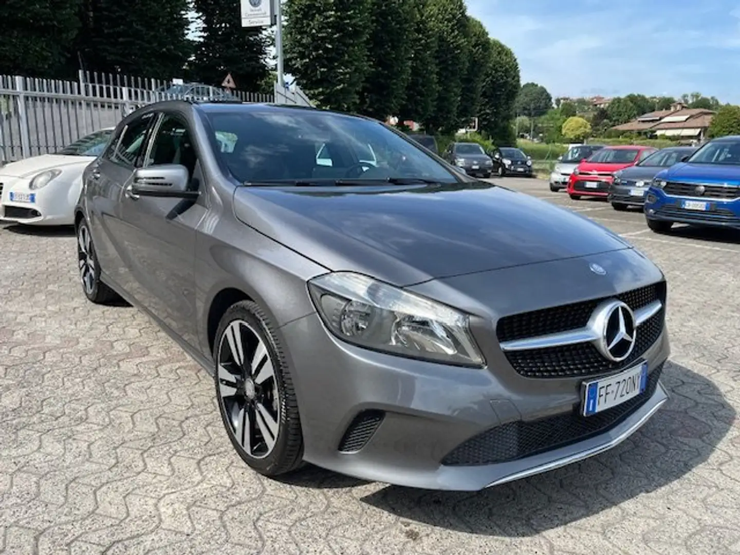 Mercedes-Benz A 180 A 180 d Sport "OK NEOPATENTATI" Gris - 2