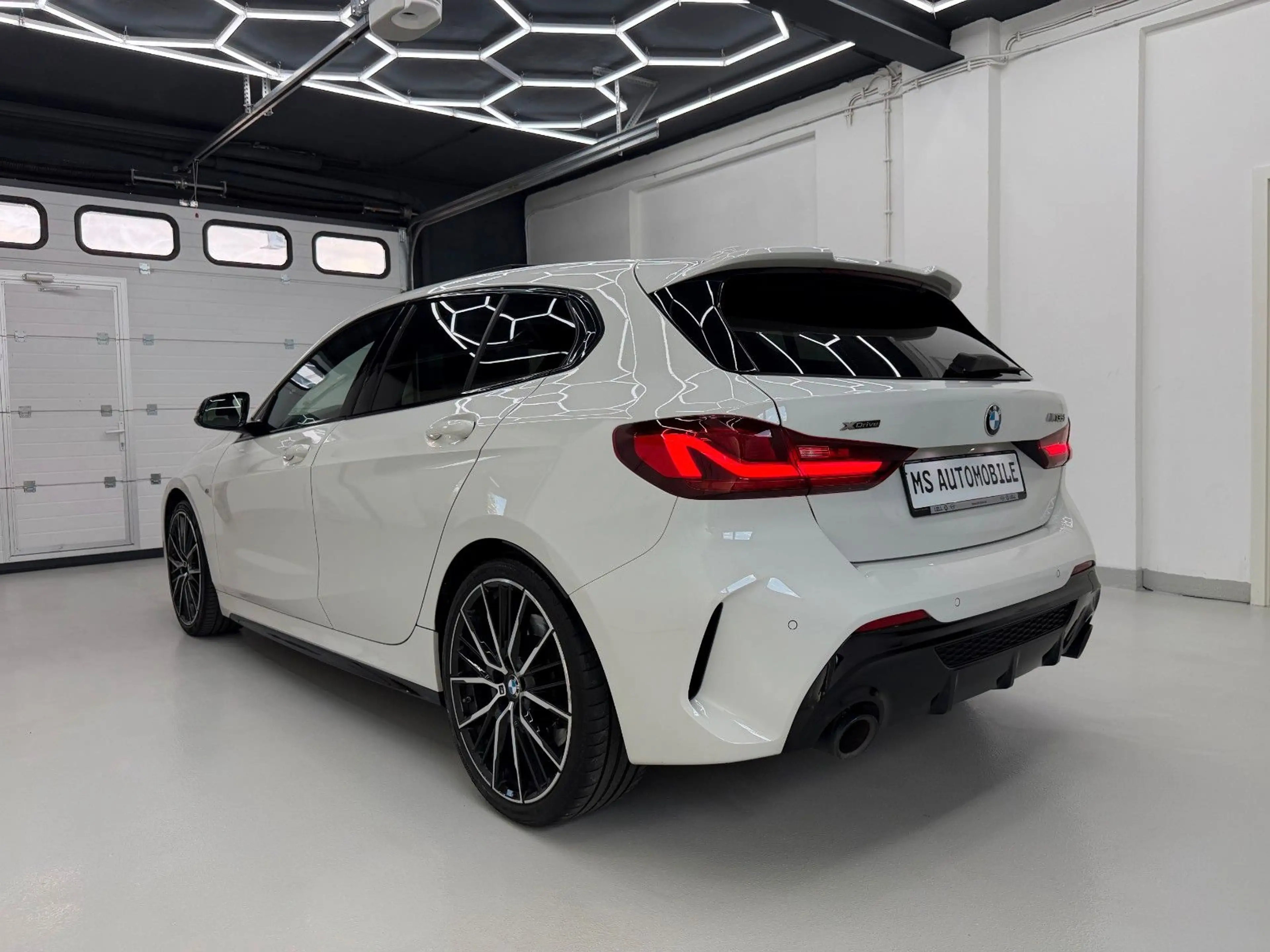 BMW 135 i xDrive *PANORAMA*VIRTUAL COCKPIT* — photo 2