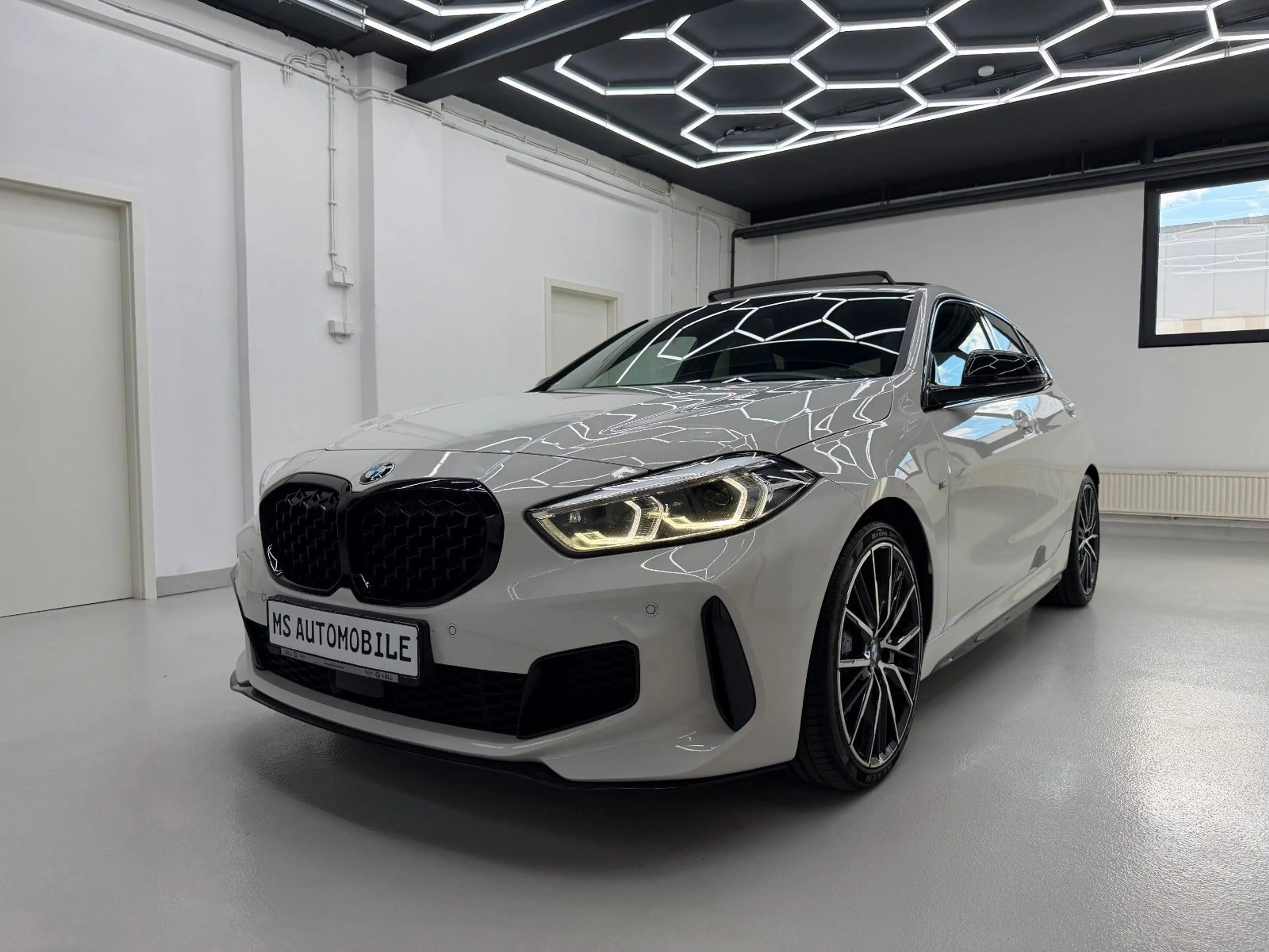 BMW 135 i xDrive *PANORAMA*VIRTUAL COCKPIT*