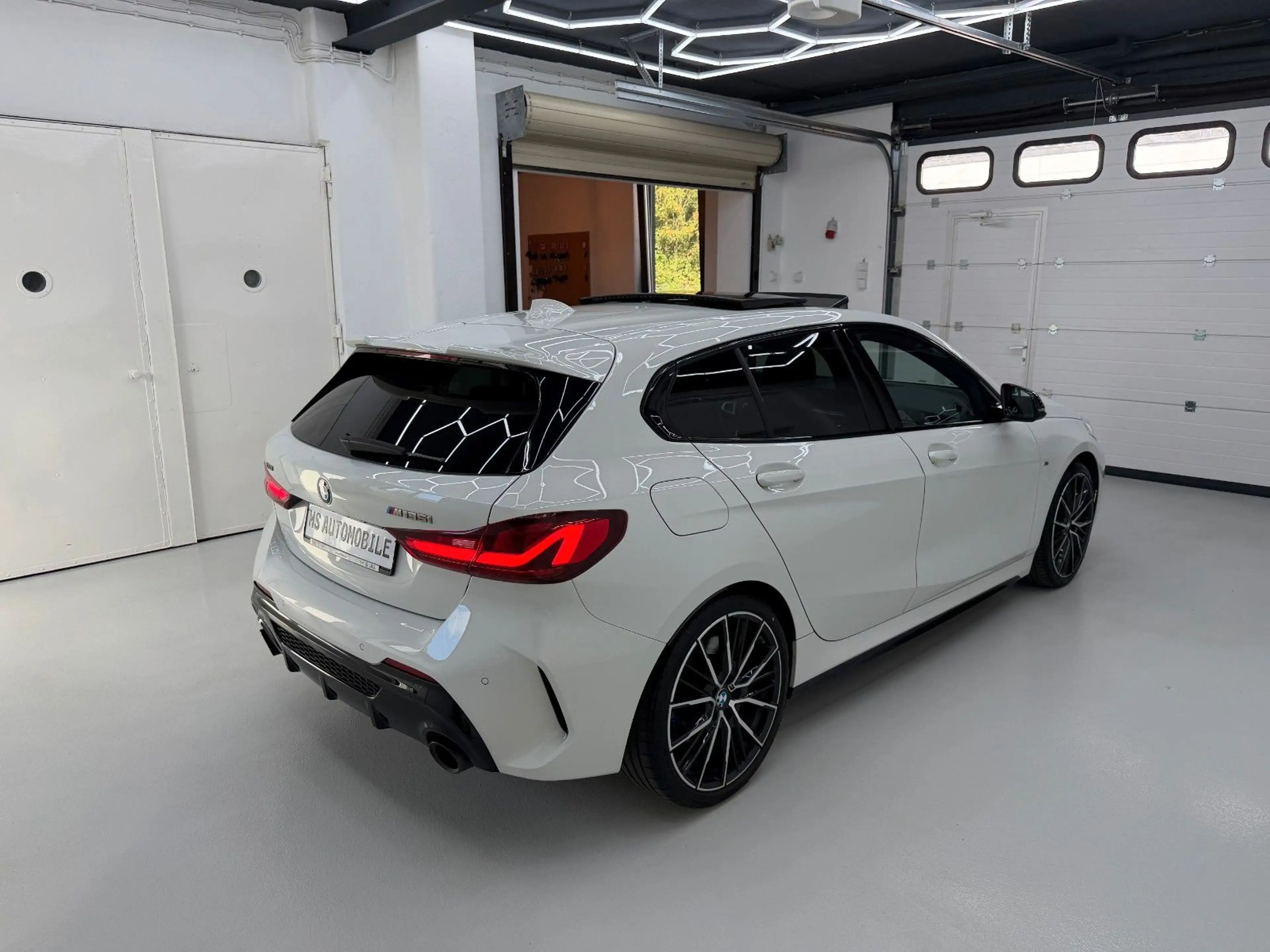 BMW 135 i xDrive *PANORAMA*VIRTUAL COCKPIT* — photo 14