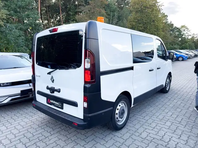 Renault Trafic view 5