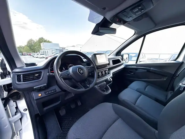Renault Trafic view 9