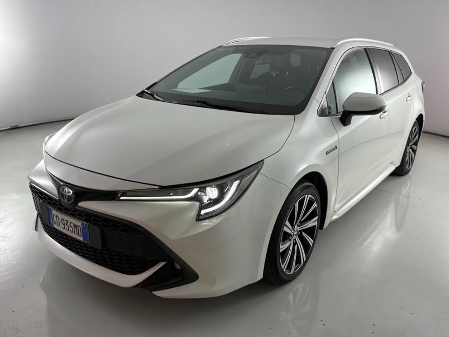 Toyota Corolla Touring Sports 1.8 Hybrid Business White - 1