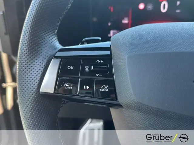 Opel Astra view 12