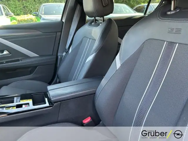 Opel Astra view 9
