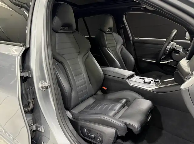 BMW 3 Series view 14