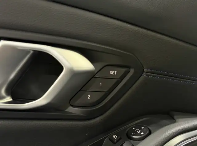 BMW 3 Series view 13