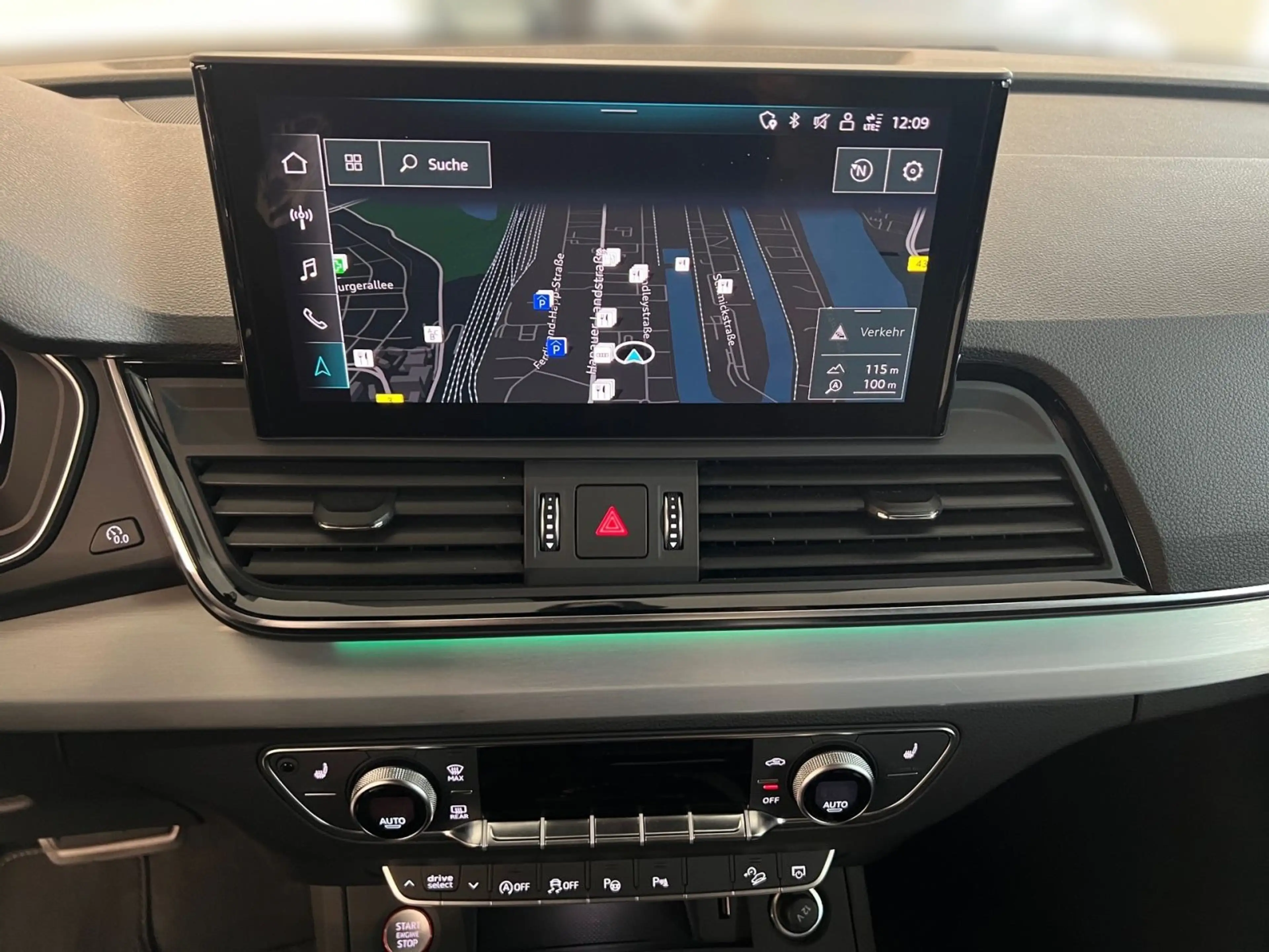 Audi SQ5 TDI quattro tiptronic Matrix-LED Navi Tempom — photo 9