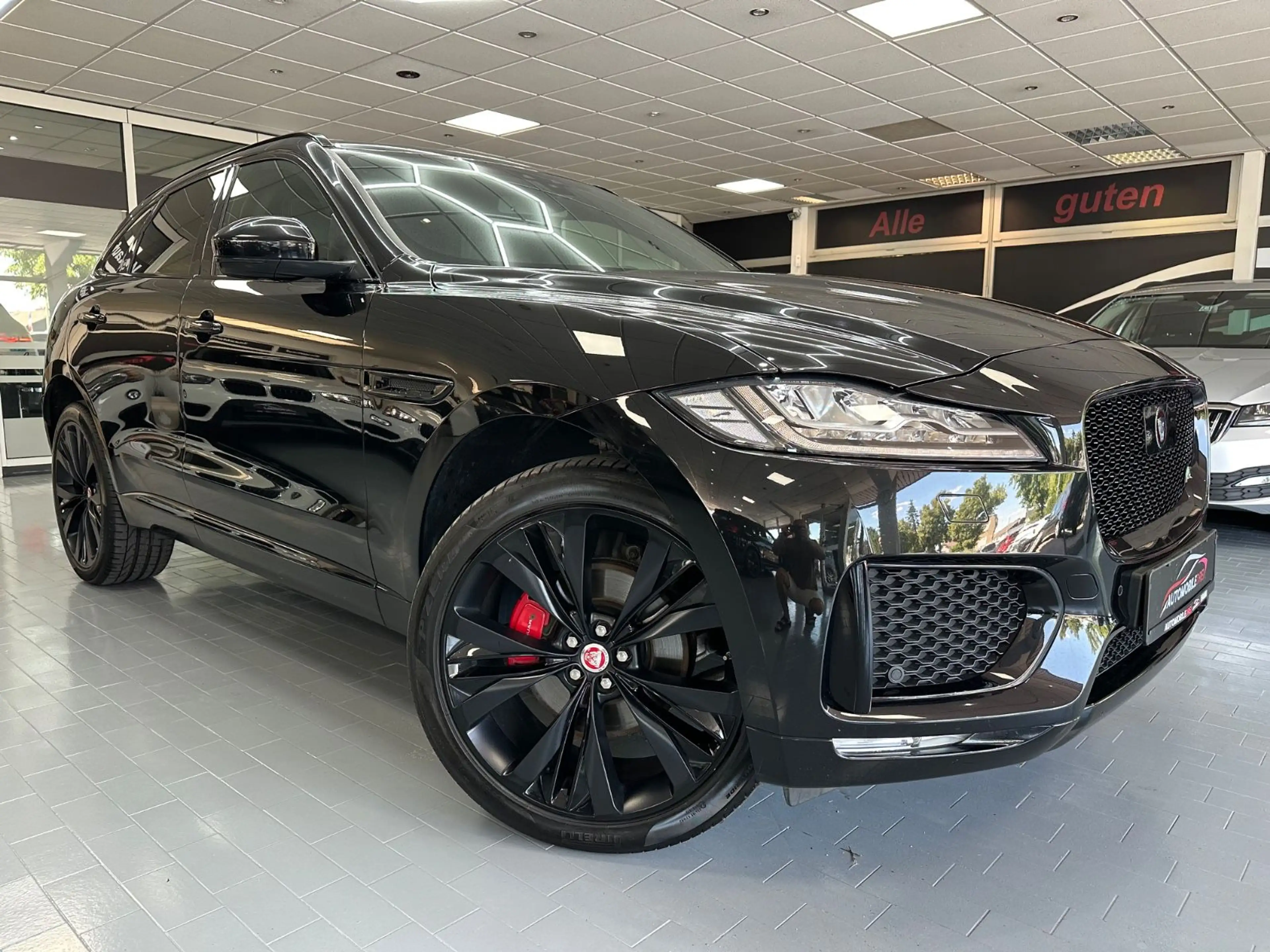 Jaguar F-Pace F-PACE S AWD — photo 2