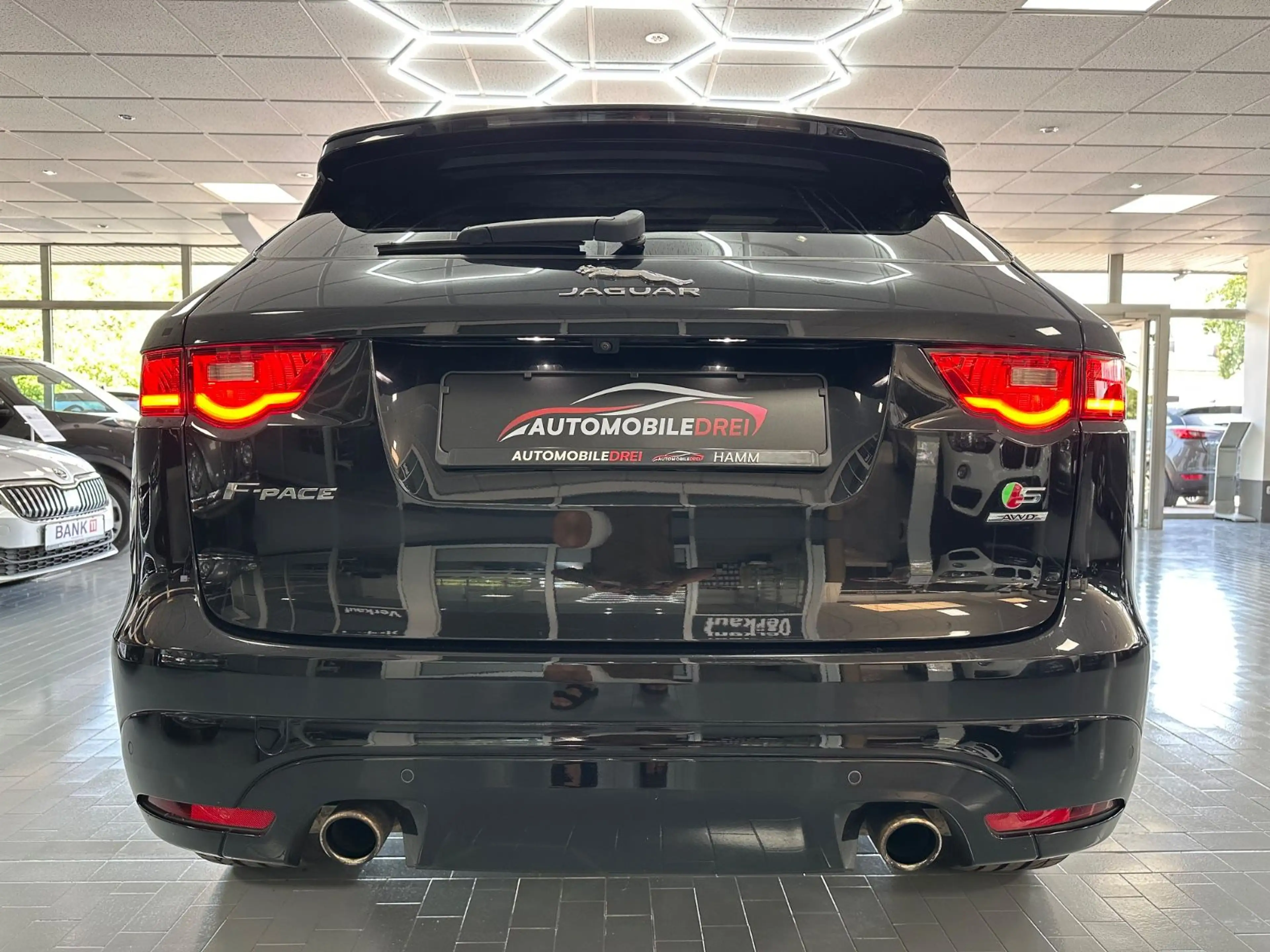 Jaguar F-Pace F-PACE S AWD — photo 12