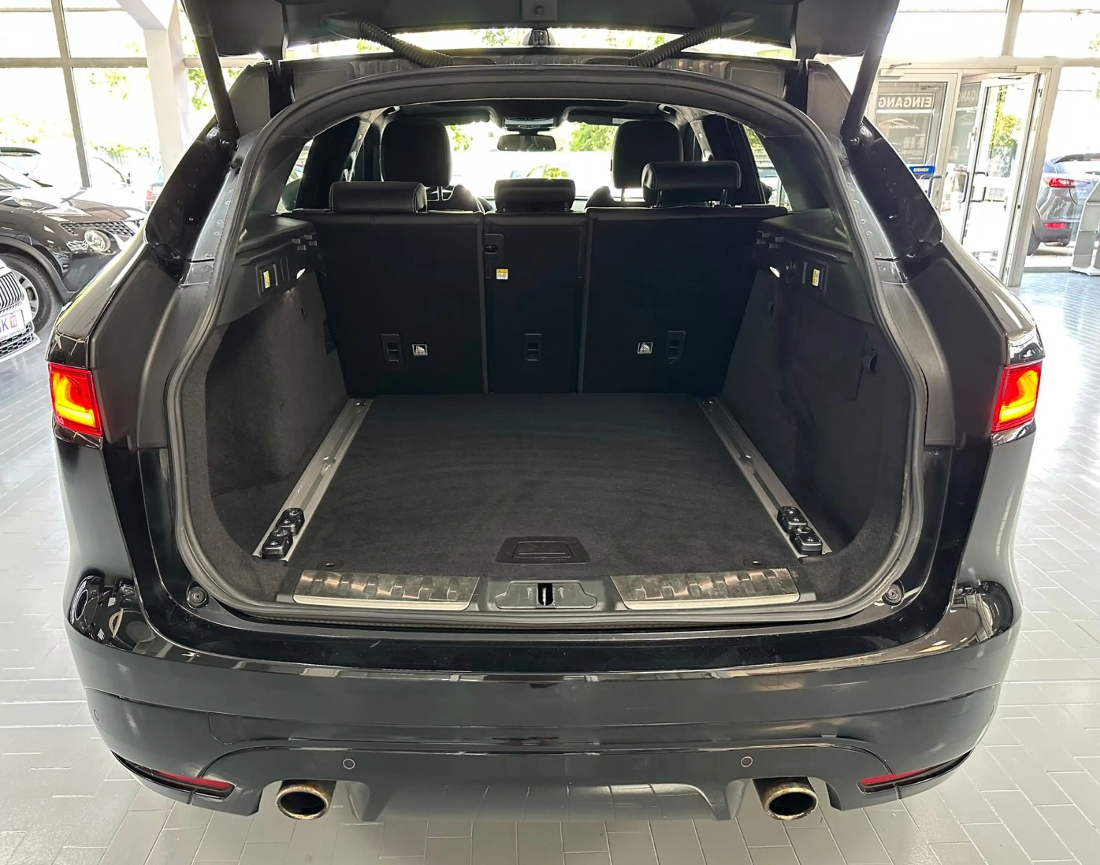 Jaguar F-Pace F-PACE S AWD — photo 13