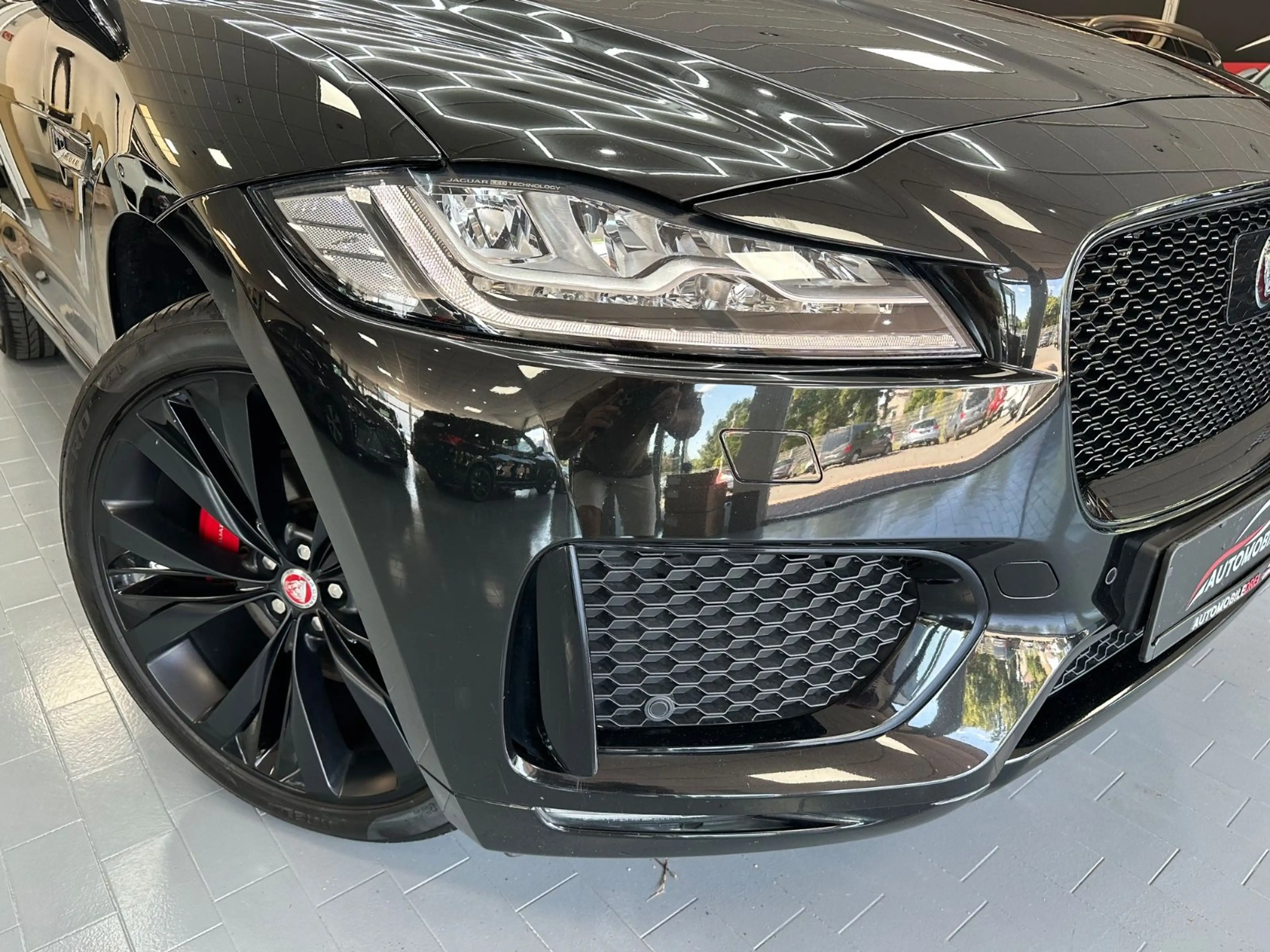 Jaguar F-Pace F-PACE S AWD — photo 3