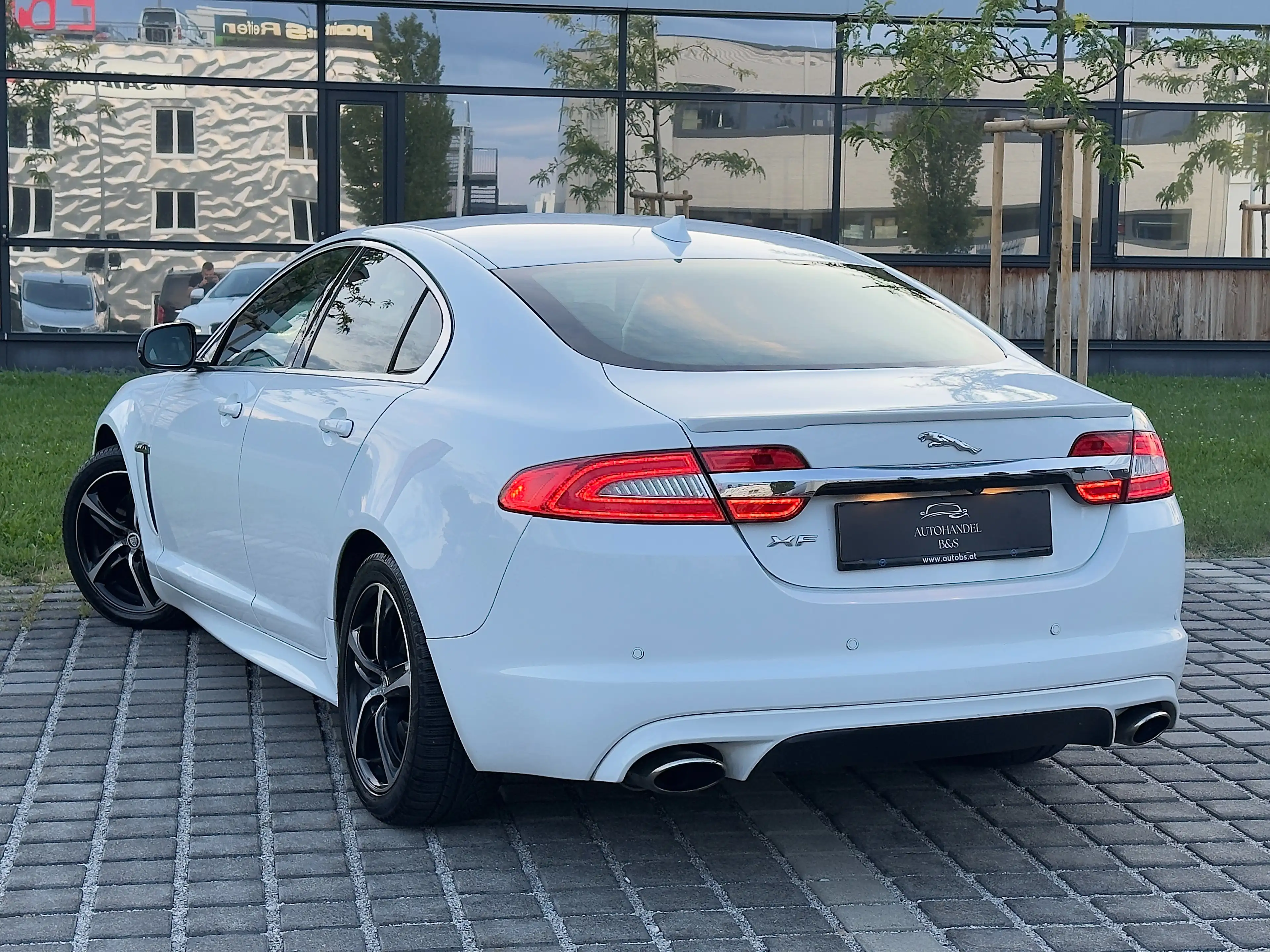 Jaguar XF XF 3,0 Diesel Premium Luxury R-Dynamic — photo 4