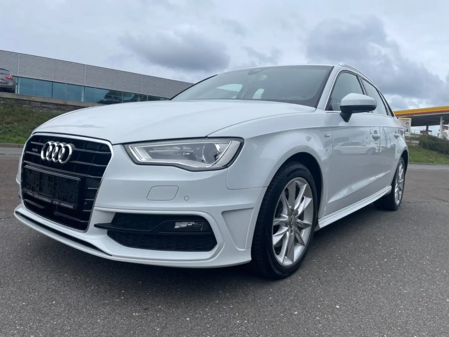 Audi A3 Sportback quattro S Line Weiß - 2