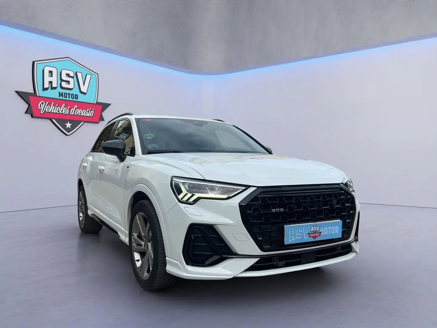 Audi Q3 35 TDI Black line quattro 110kW Wit - 1