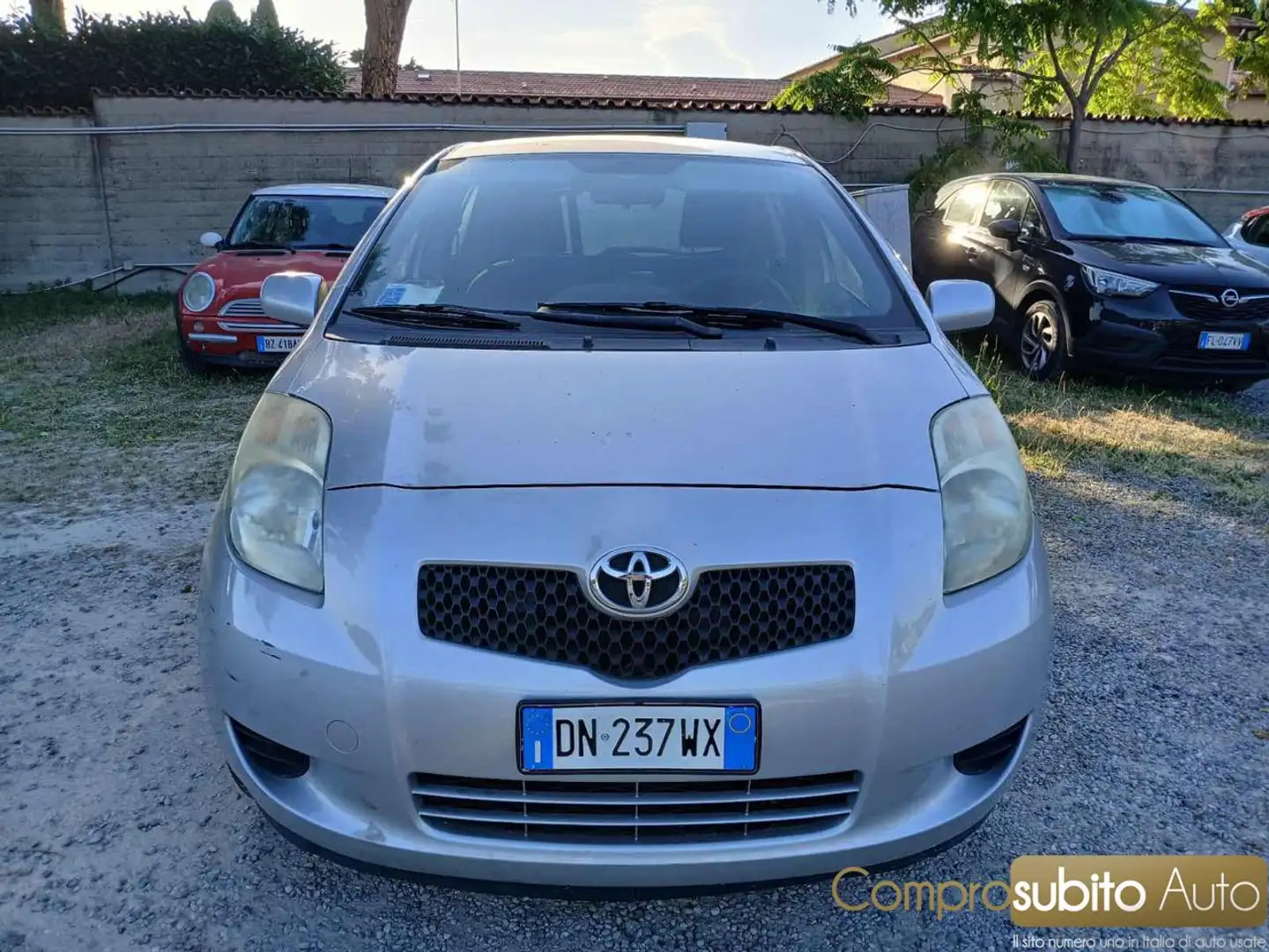 Toyota Yaris 1.0 5 porte MOTORE FUSO K.O Grigio - 1