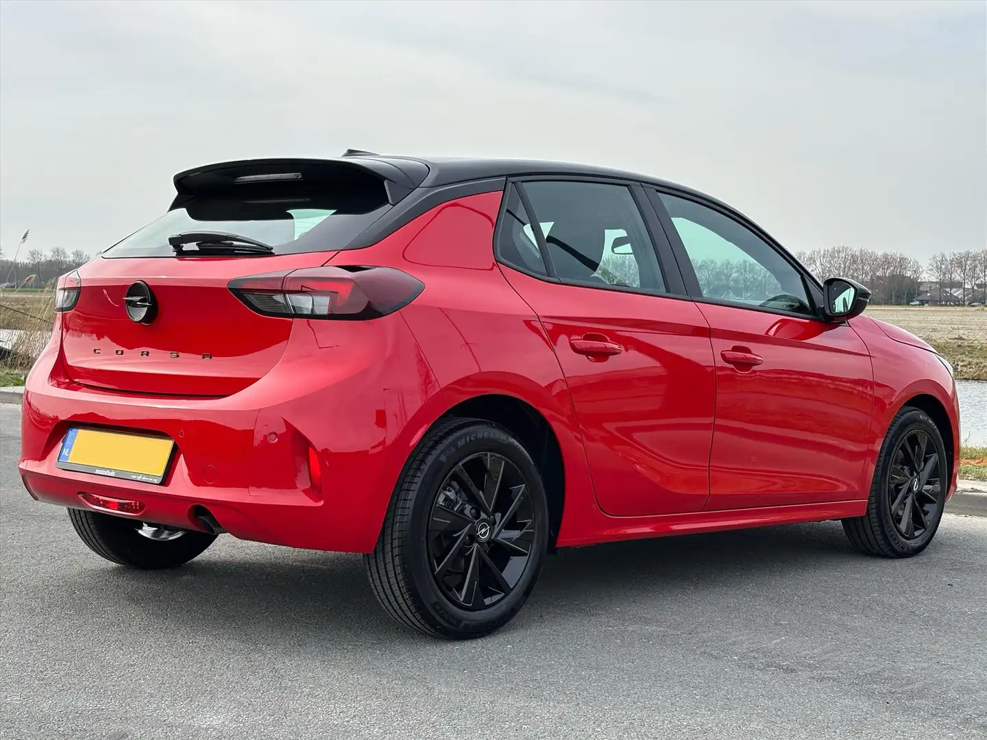 Opel Corsa | #YesOfCorsa | 100 Pk | 10 Touchsreen | 16 Sport Rood - 2