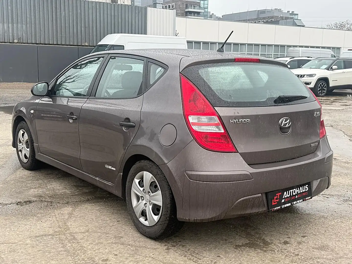 Hyundai i30 1,6 CRDi | PICKERL BIS 05/2026 | VOLL FAHRBEREIT | Braun - 2