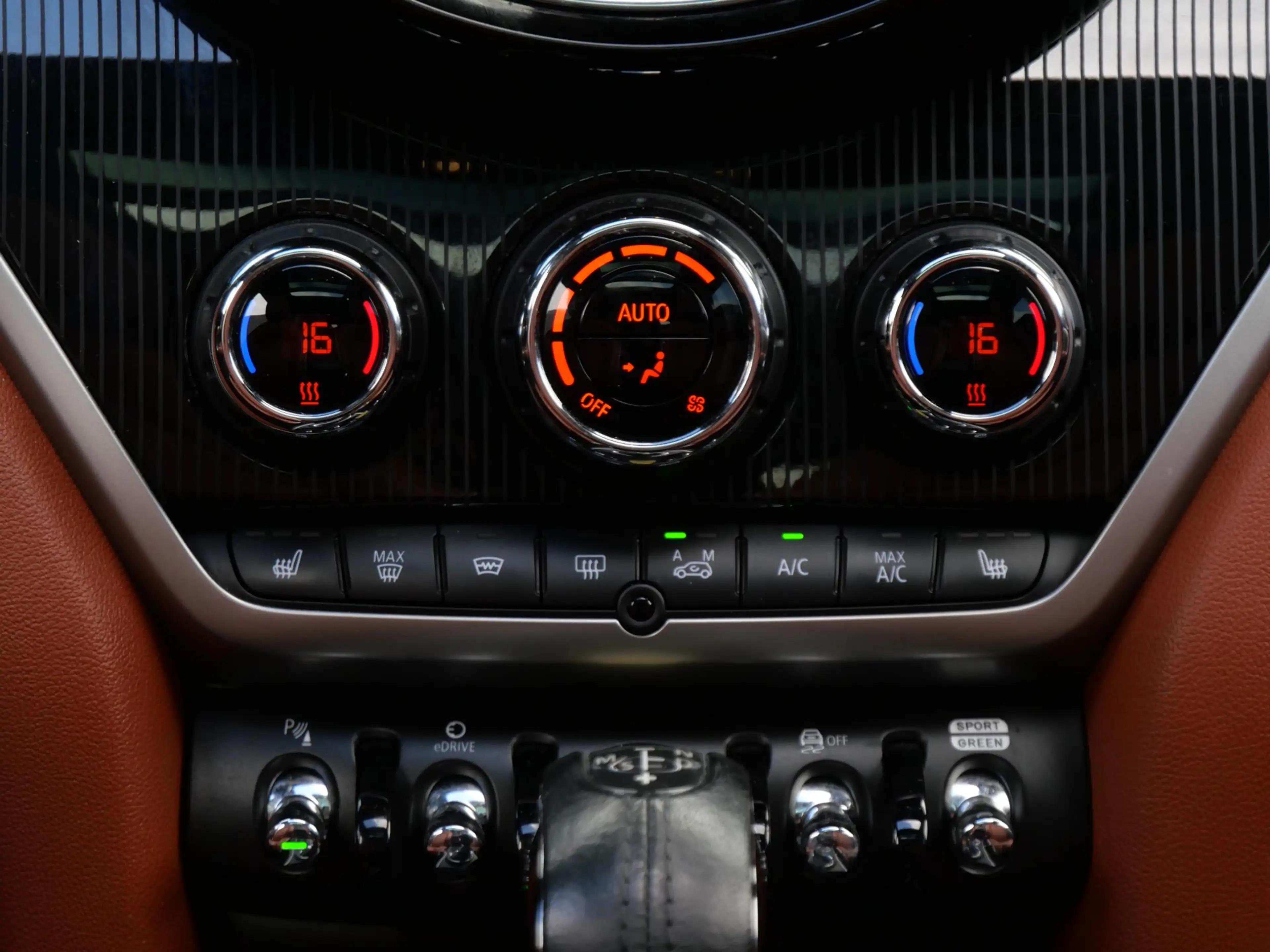 MINI Cooper SE Countryman PANORAMADAK/ LEER/ CAMERA/ ADAPTIVE CRUISE/ HEAD-U — photo 10