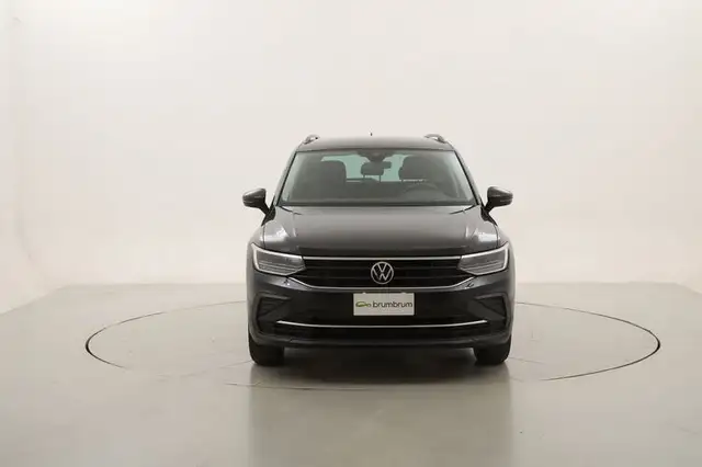 Volkswagen Tiguan view 8