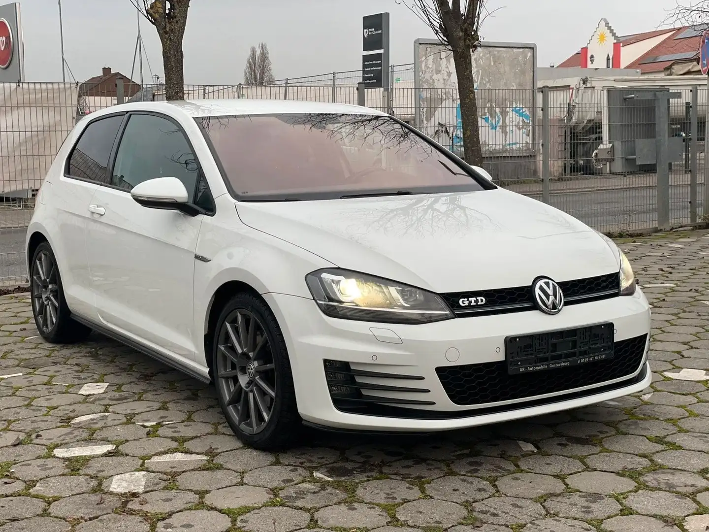 Volkswagen Golf VII 2.0 Lim. GTD Navi Xenon Weiß - 1