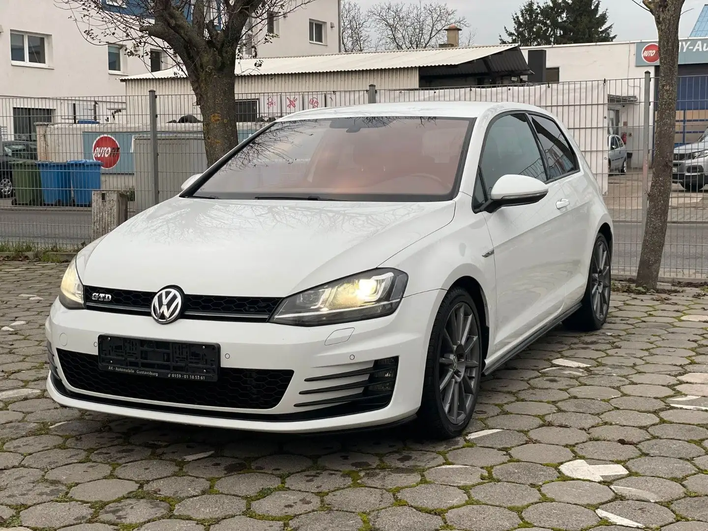 Volkswagen Golf VII 2.0 Lim. GTD Navi Xenon Weiß - 2