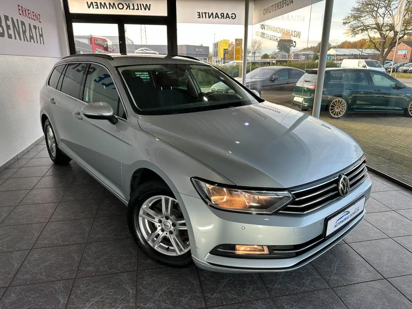Volkswagen Passat Variant Comfortline 2.0 TDI AHK*ALU*ACC Silber - 1