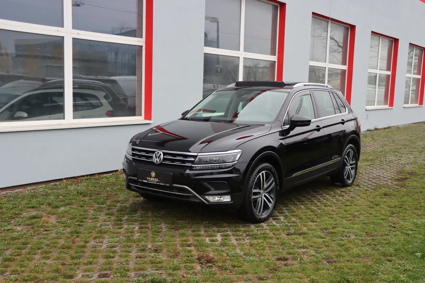 Volkswagen Tiguan Highline BMT/Start-Stopp 4Motion/Panoramad(ACC) Schwarz - 2