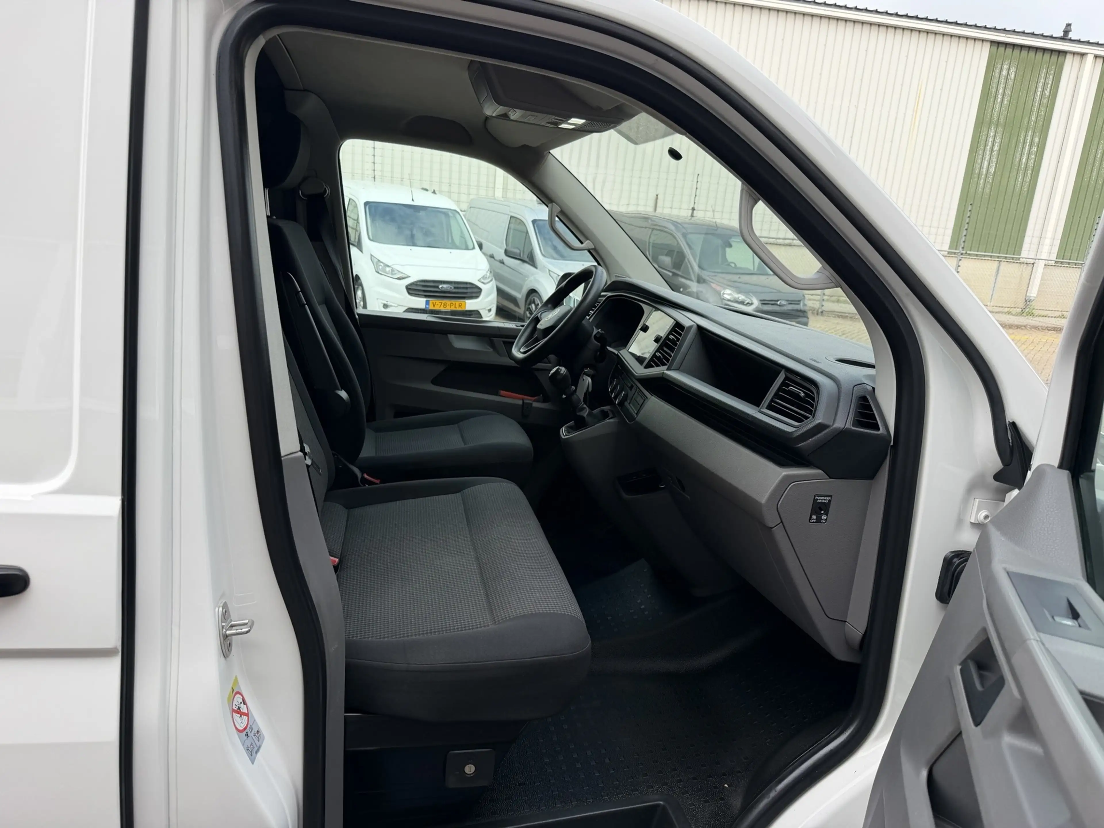 Volkswagen Transporter 2.0 TDI L2H1 Trekhaak / App connect / Imperiaal / — photo 4