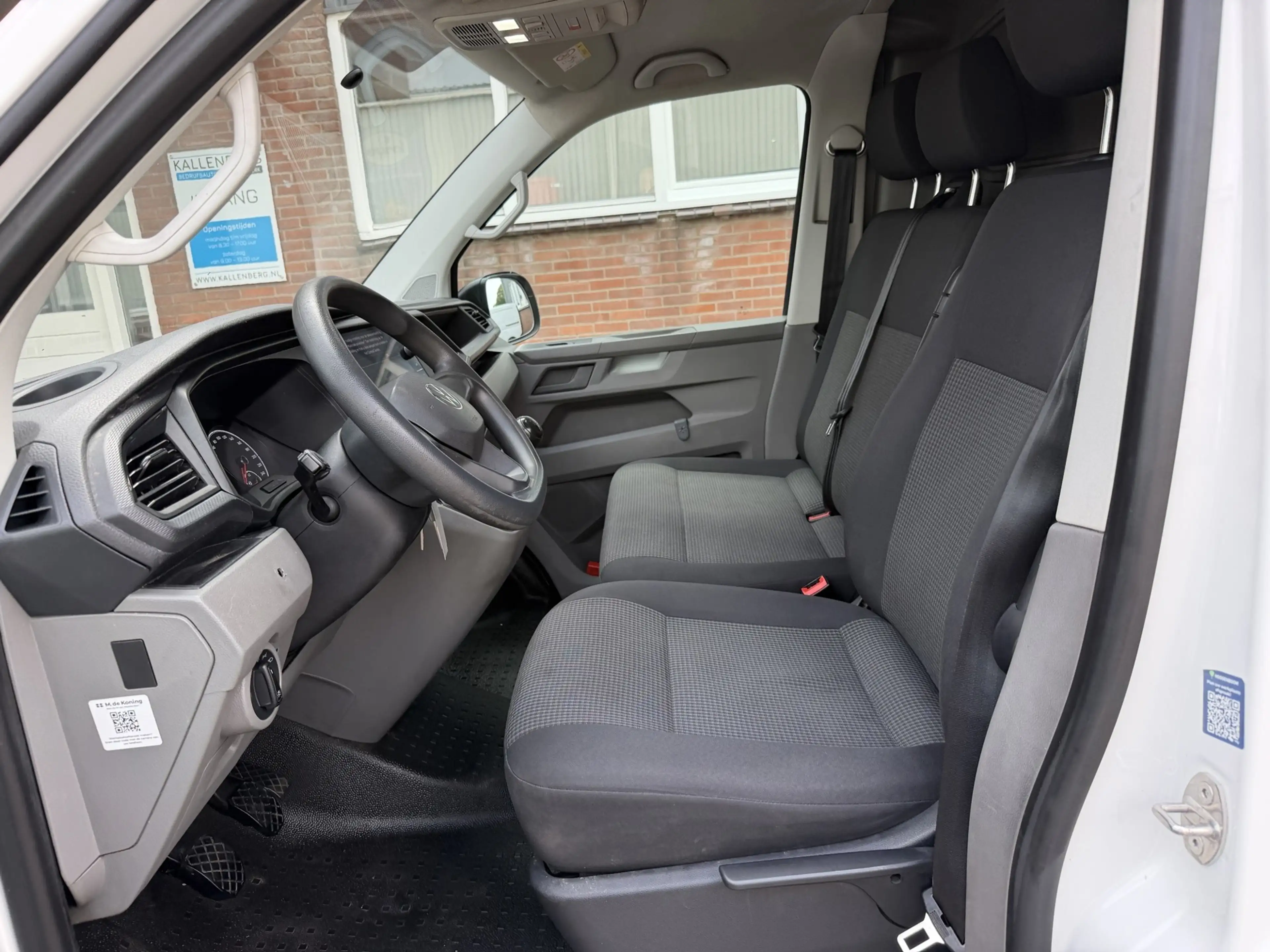 Volkswagen Transporter 2.0 TDI L2H1 Trekhaak / App connect / Imperiaal / — photo 3