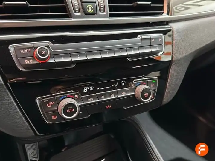 BMW X1 xDrive 18dA (F48) 2018, foto 22