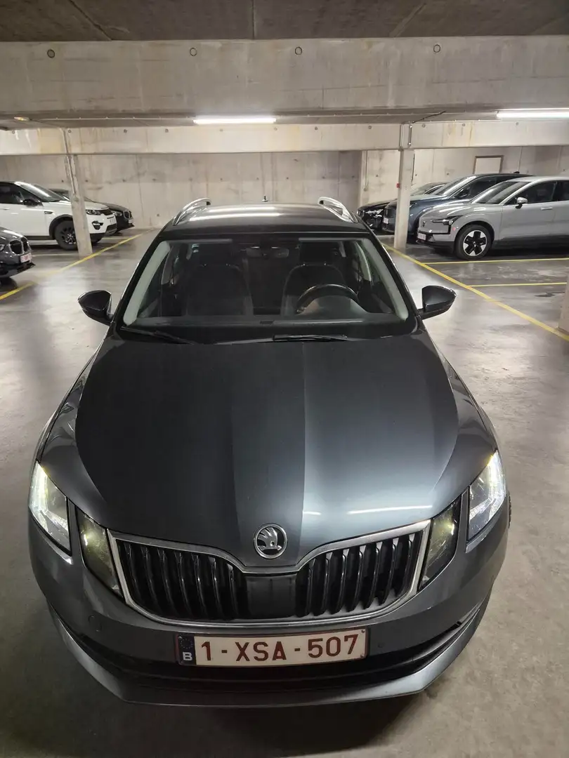 Skoda Octavia Octavia Combi 1.5 TSI ACT DSG Ambition Grijs - 2