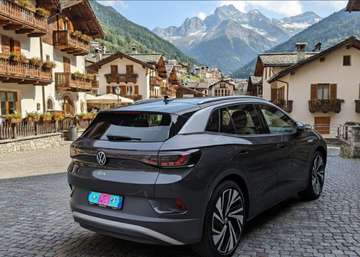 77 kWh 1st edition Max 204cv + Pompa di calore