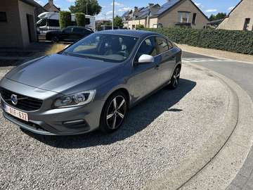 2.0 T4 Momentum R-Design