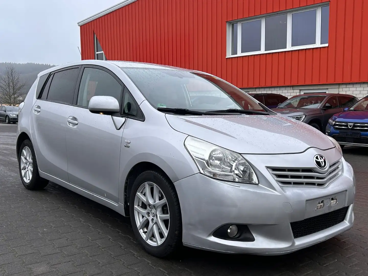 Toyota Verso Euro5 7Sitzer Automatik Navi Kamera Zilver - 1