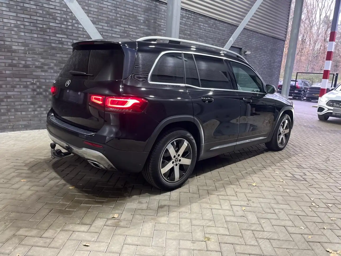 Mercedes-Benz GLB 200 | Trekhaak | ACC | Camera | Stoelverwarming | Geti Nero - 2