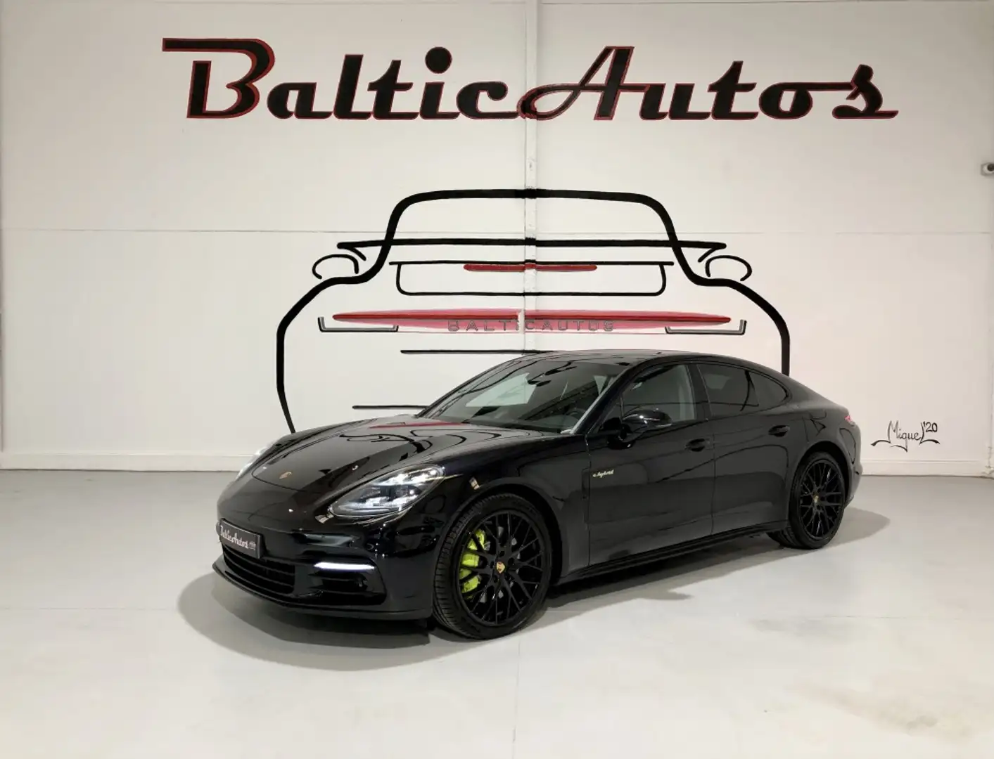 Porsche Panamera 4 e-Hybrid Schwarz - 1
