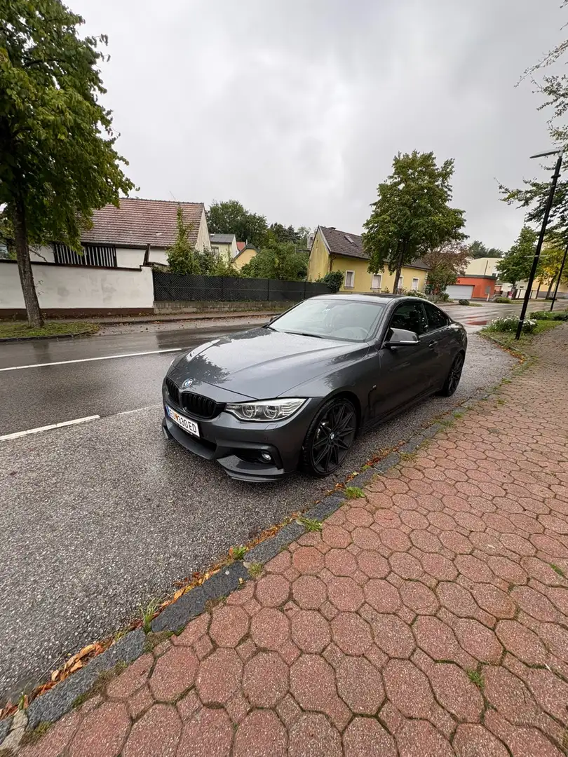 BMW 435 435i Coupe Aut. Grau - 2