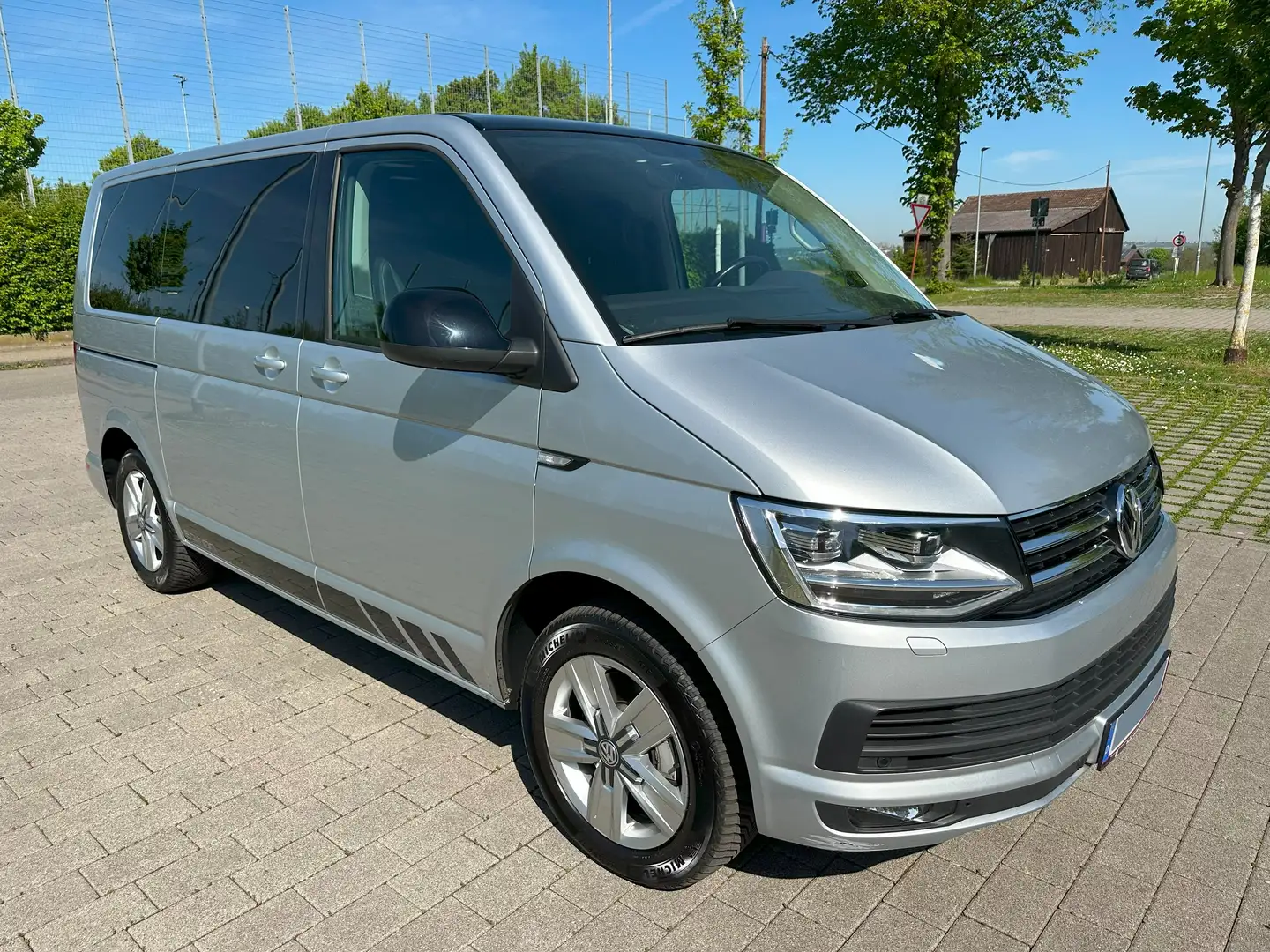 Volkswagen T6 Multivan Highline DSG LED Navi Matrix Standheiz. "Edition" Silber - 1
