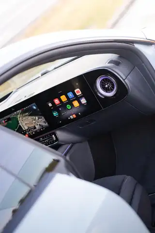 Mercedes-Benz CLA 350 4MATIC mit EQ *Beifahrerdisplay* Ansicht 11