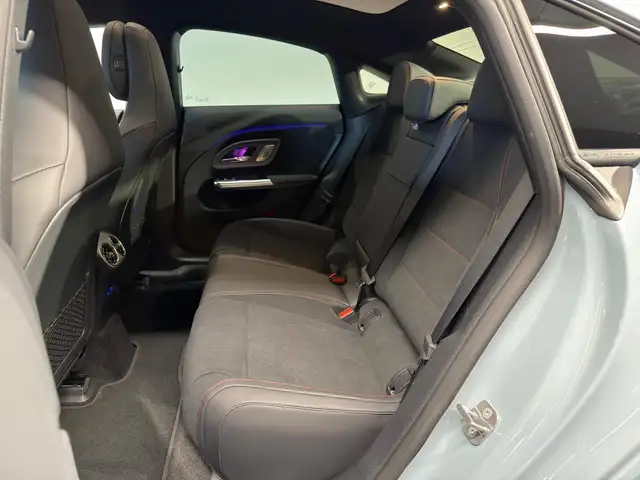 Mercedes-Benz CLA 350 4MATIC mit EQ *Beifahrerdisplay* Ansicht 8