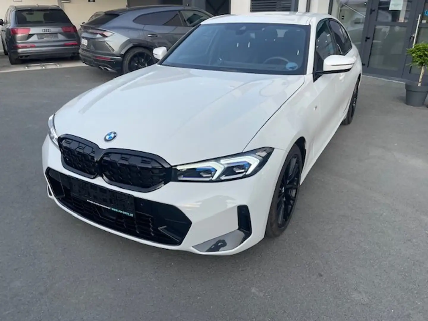 BMW 320 320 d M Sport, Mega Ausstattung Weiß - 1