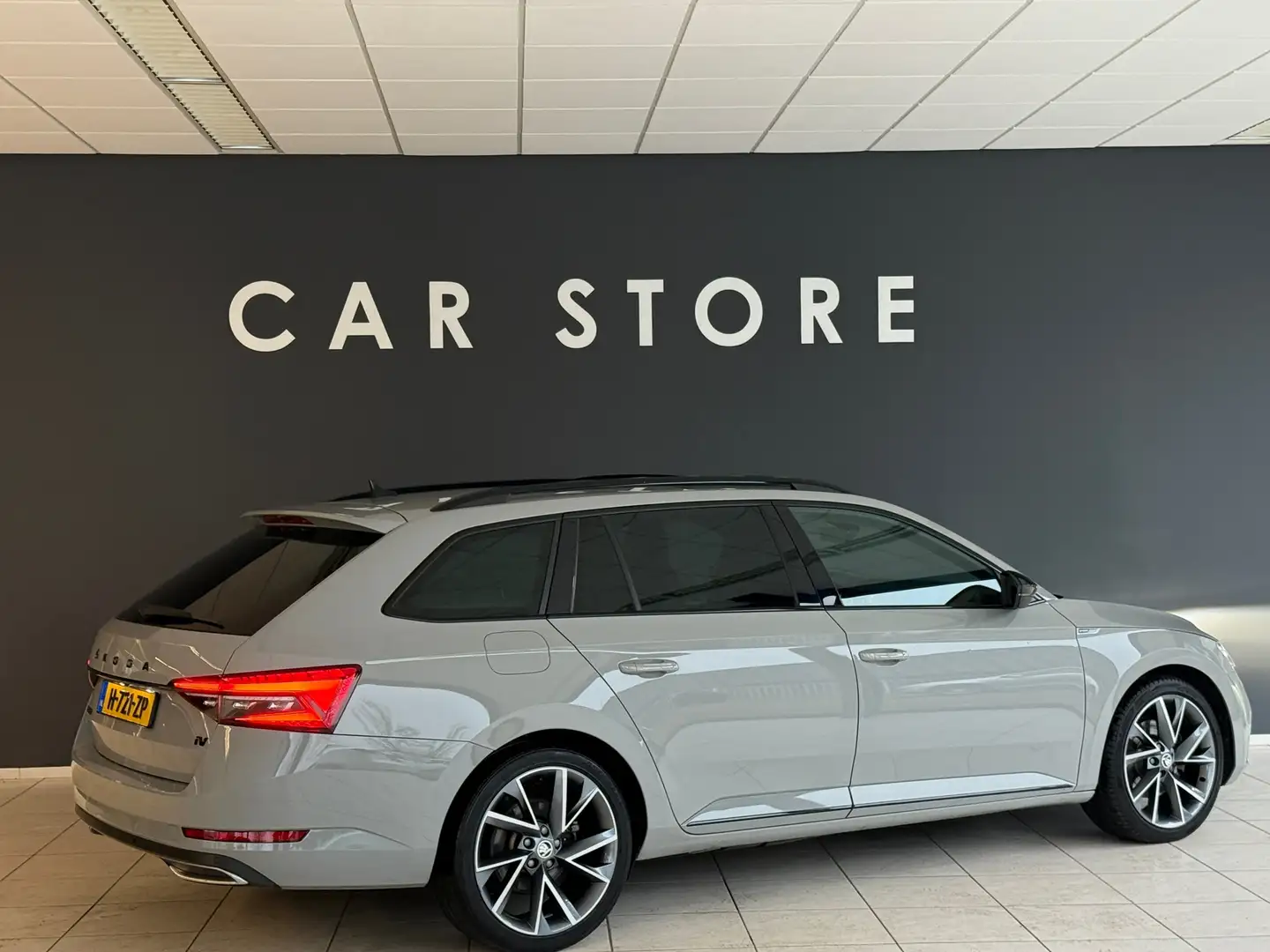 Skoda Superb Combi 1.4 TSI iV 218PK Sportline Pano|Memory|Canto Grijs - 2