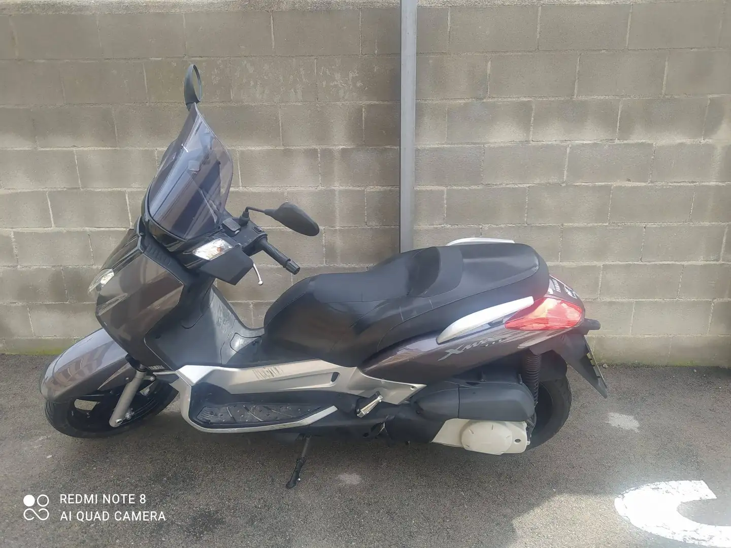 Yamaha X-Max 250 Gris - 2