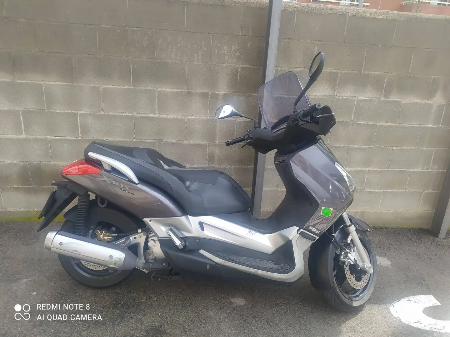 Yamaha X-Max 250 Gris - 1