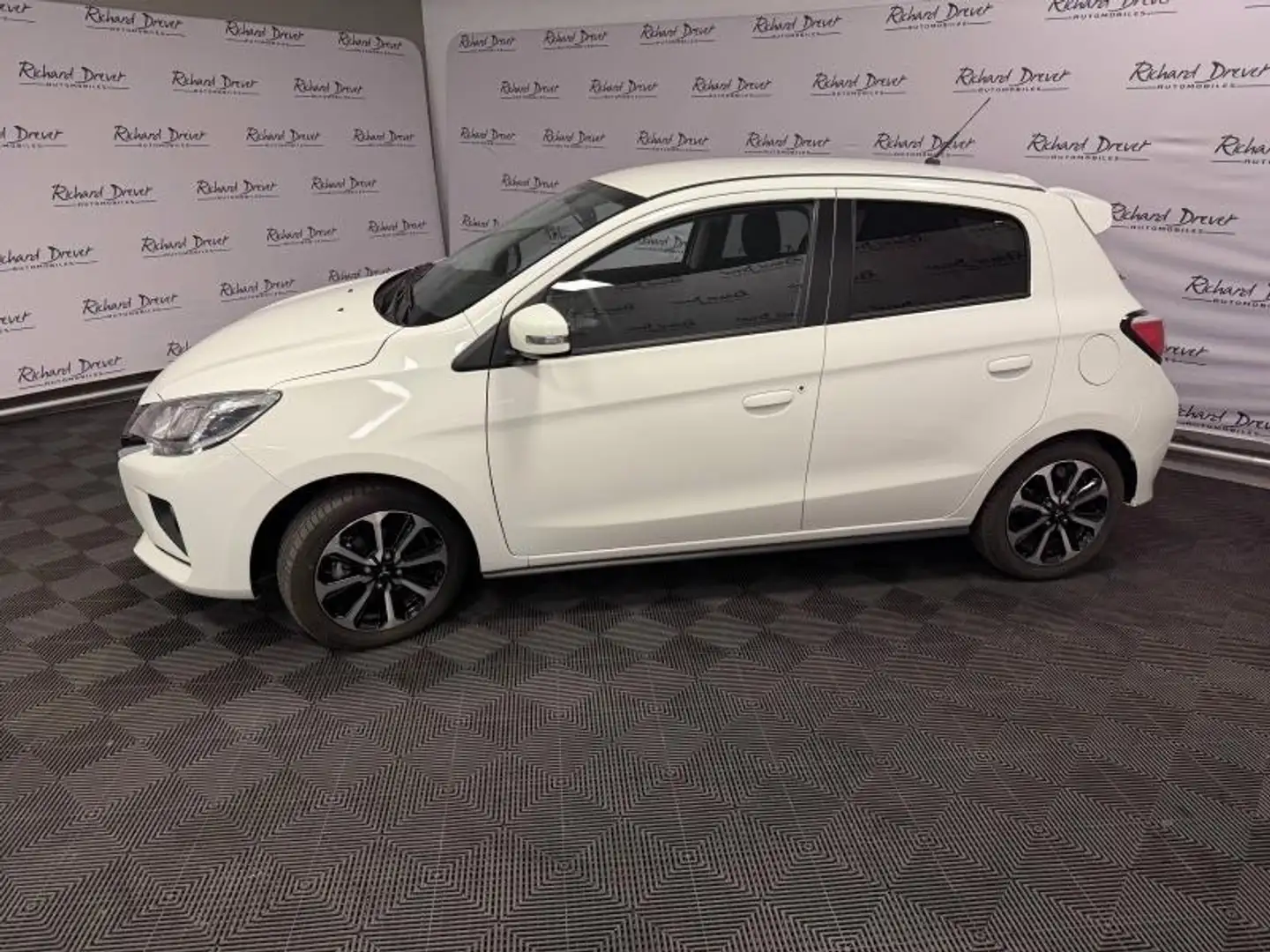 Mitsubishi Space Star 1.2 MIVEC 71ch Red Line EDITION 2024 Blanc - 2