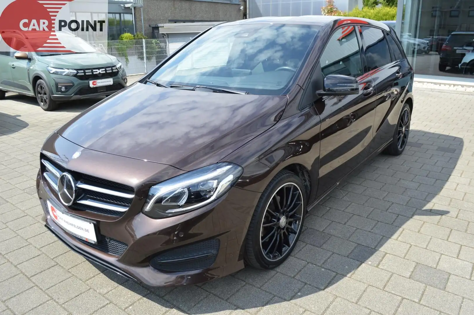 Mercedes-Benz B 200 Urban*Night*Distr*Navi*PDC*SHZ*LED*Distr. Braun - 2